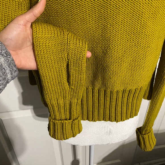 Beautiful MAXAZRIA COLLECTION sweater - Picture 4 of 10